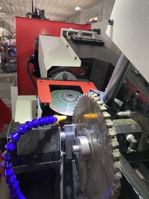Ciężka maszyna do szlifowania łopatek z piły CNC TCT Maszyna do szlifowania w pełni automatyczna
