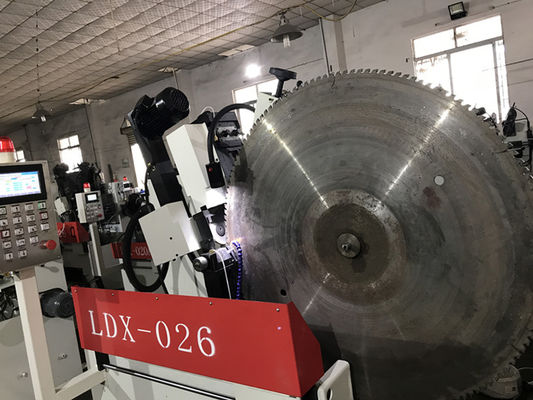 LDX-026A Servo Feed Duży TCT Piła Ostrze Przednia i tylna strzałowa szlifowa