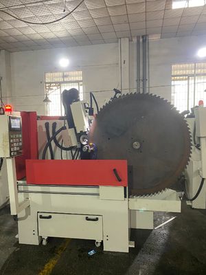 LDX-026A Średnica do szlifowania 200-1300MM Servo Feed Całkowicie CNC Okrągła Piła Łopatka Sprzęt Szlifowania